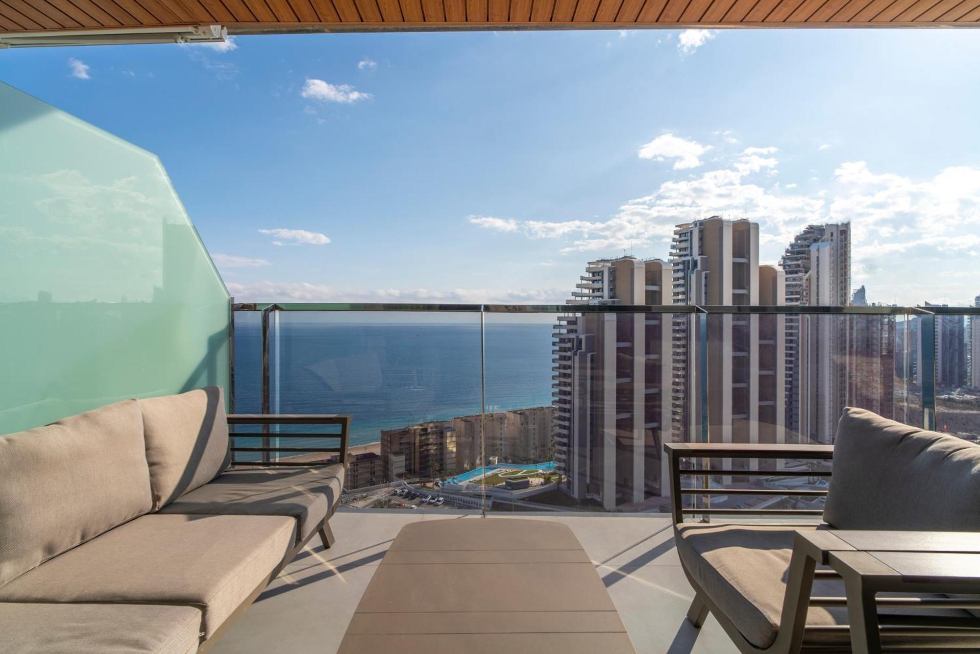 Seventh Heaven - Sunset Waves Apartment *