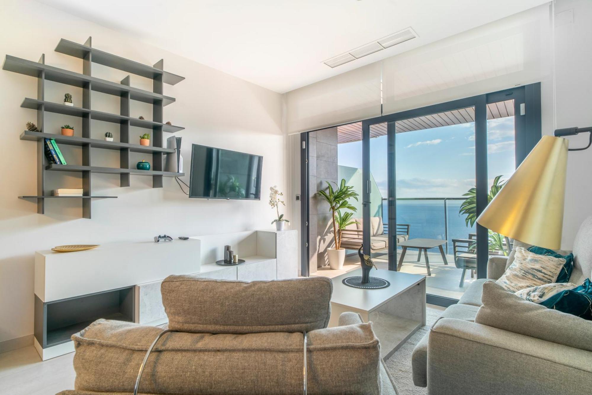 Seventh Heaven - Sunset Waves Apartment *