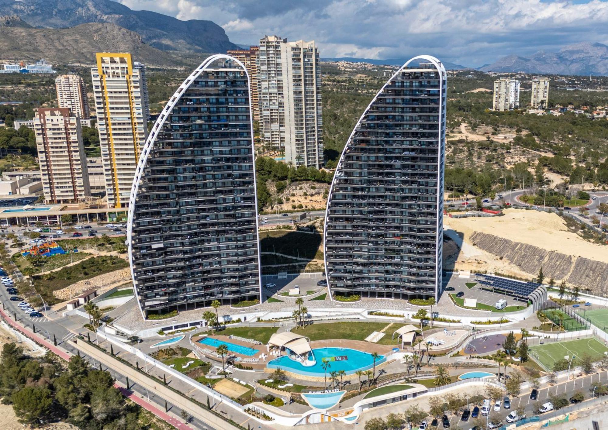 Seventh Heaven - Sunset Waves Apartment *