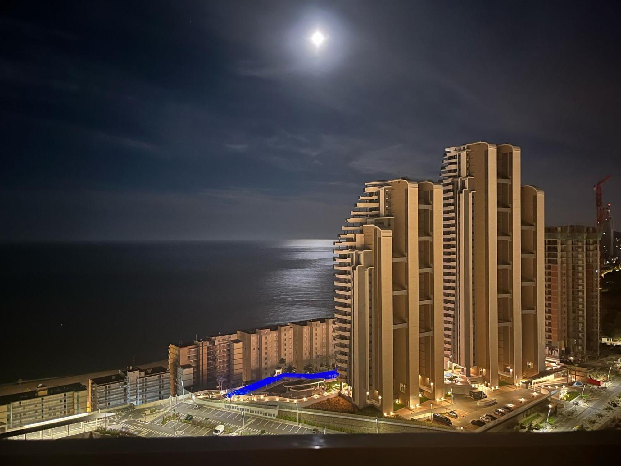 Seventh Heaven - Sunset Waves Apartment *